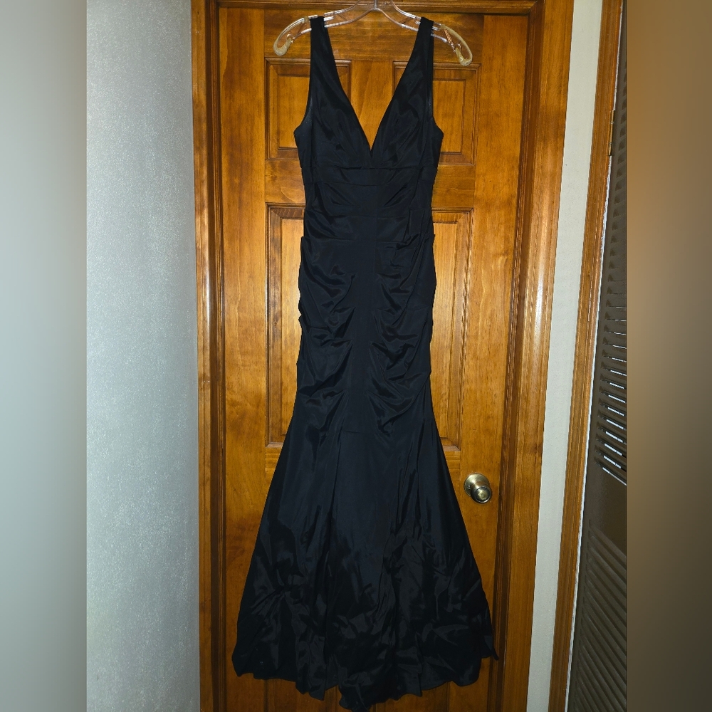 Xscape By Joanna Chen Elegant Black Mermaid Evening Dress